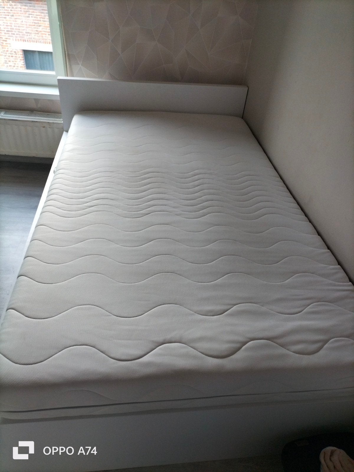 lit avec matelas et sommier, Maison & Meubles, Enlèvement, 200 cm, Deux personnes, 120 cm