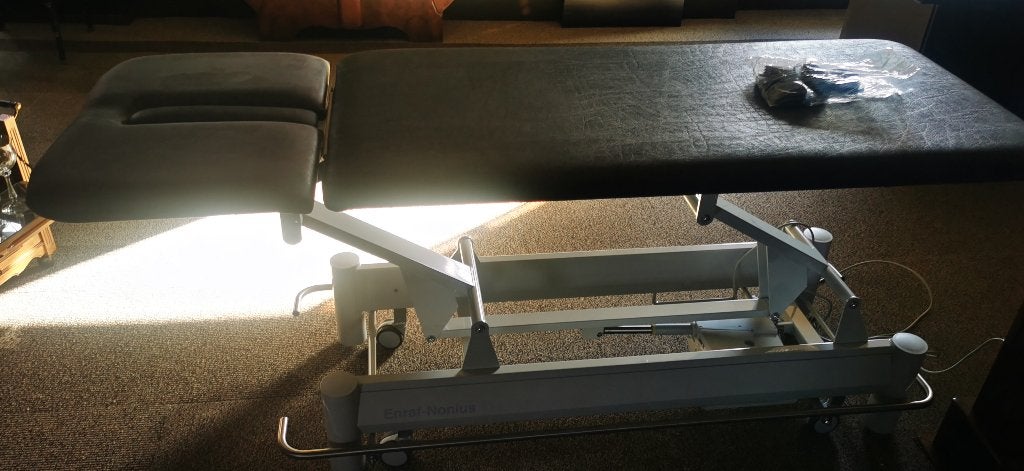 Nieuwe Massage behandeltafel Enraf nonius, Ophalen, Nieuw, Metaal, Overige typen