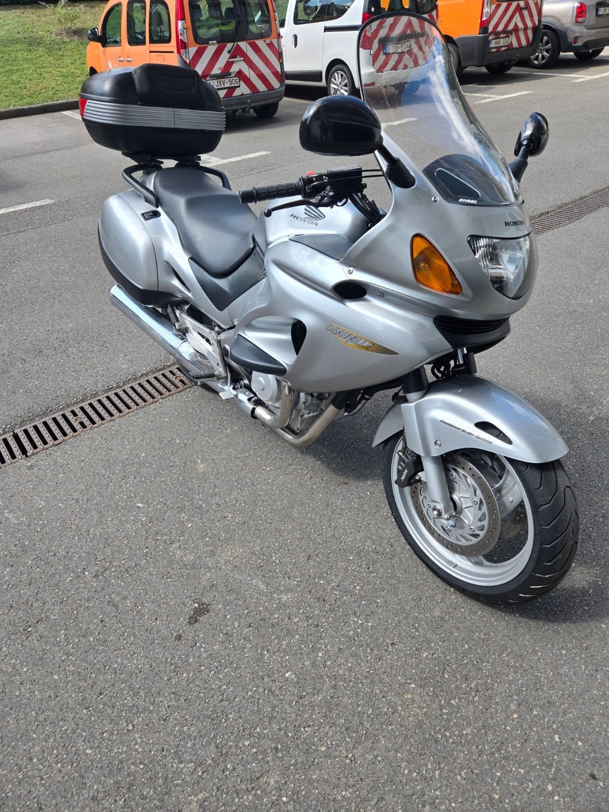 Vraiment très belle Moto Honda Deauville 9320 kms, Motos, Particulier, Occasion