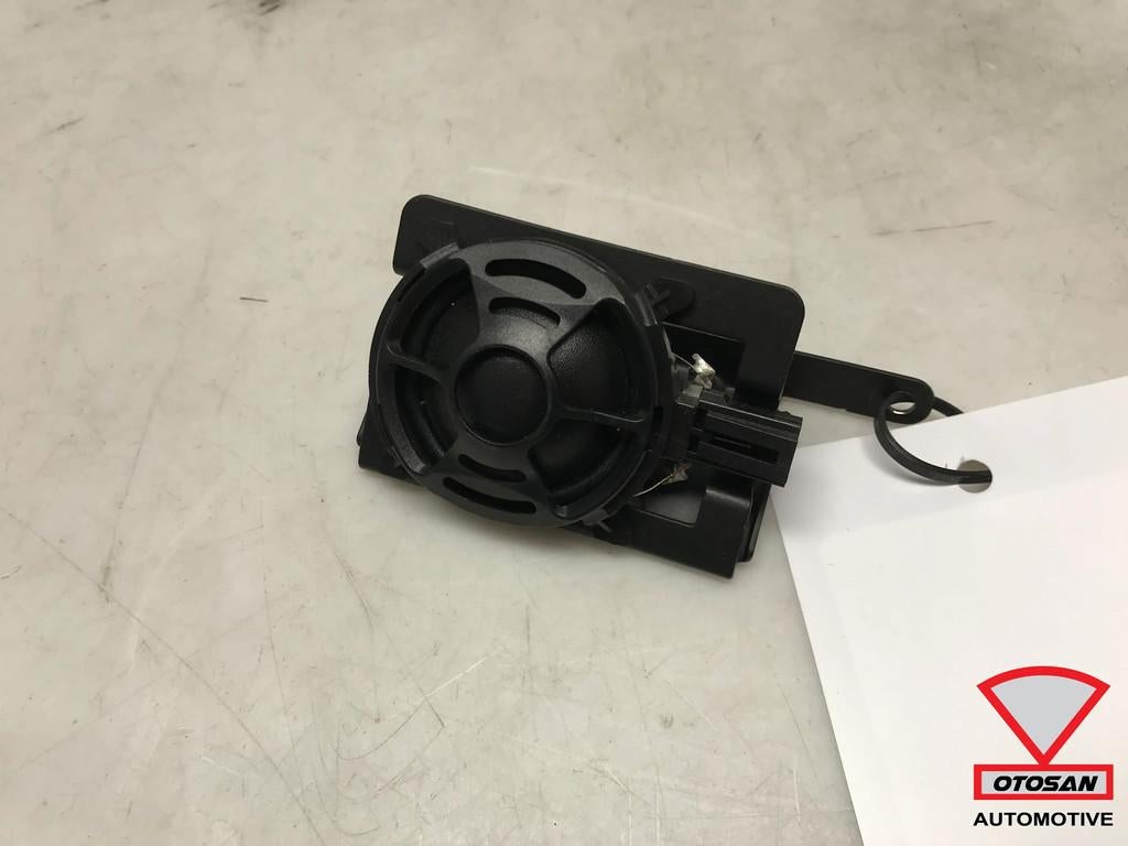 Audi A4 8W B&O Bang & Olufsen Tweeter Links Voor 8W5035399D, Gebruikt, AUDI AG, Auto-Union-Strasse 1
85045  Ingolstadt, DE, Audi