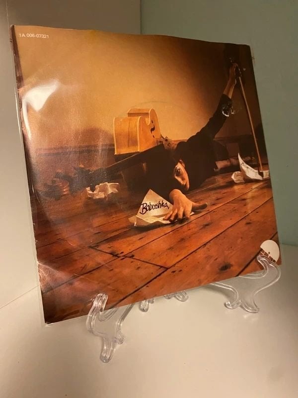 Kate Bush – Babooshka, Envoi, Utilisé, Rock et Metal