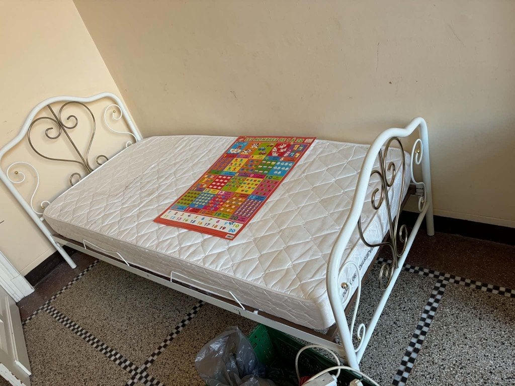 Lit en fer forgé, 90 cm, Une personne, Enlèvement, Utilisé