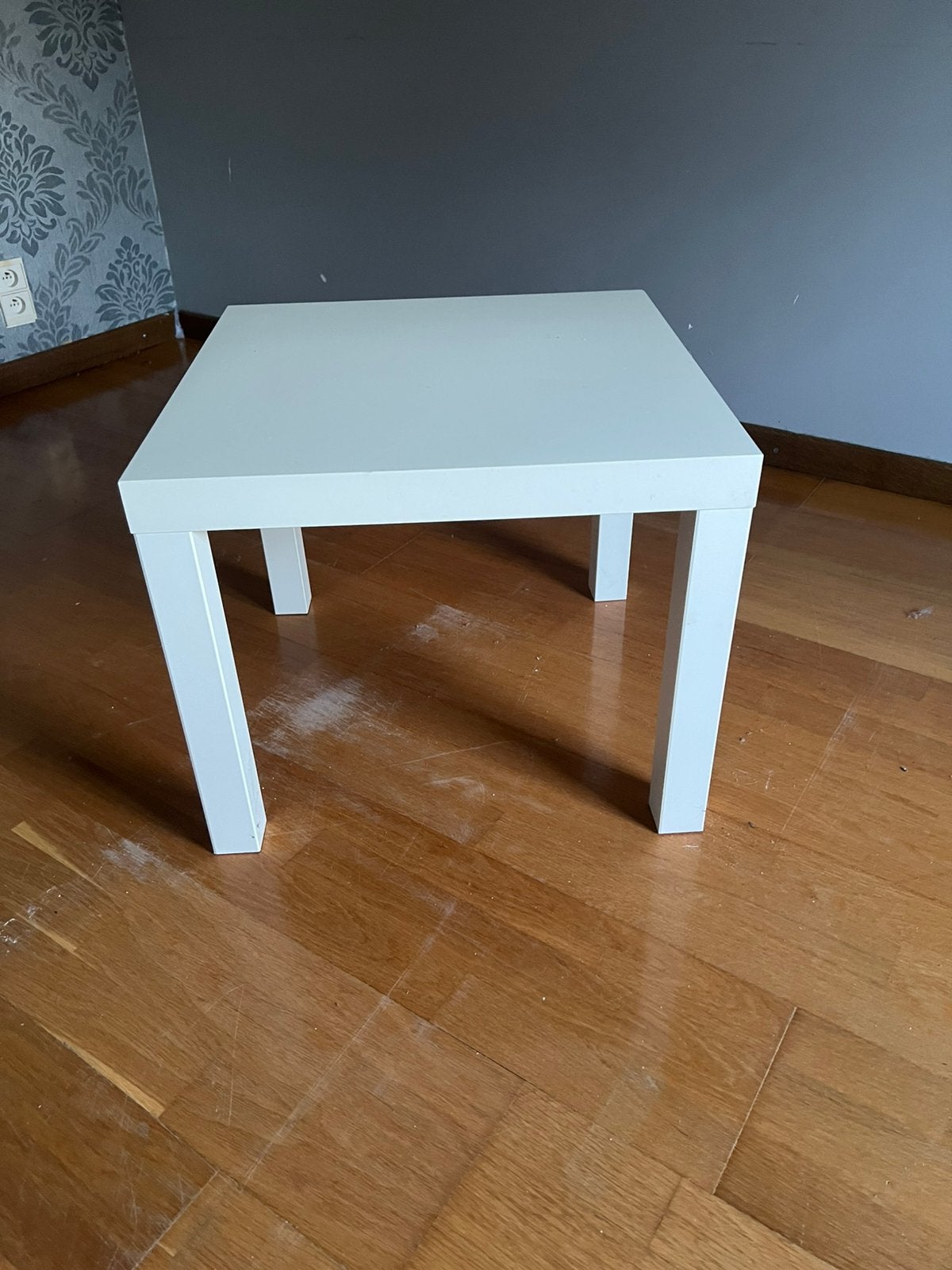Wit houten tafeltje, Ophalen, Gebruikt