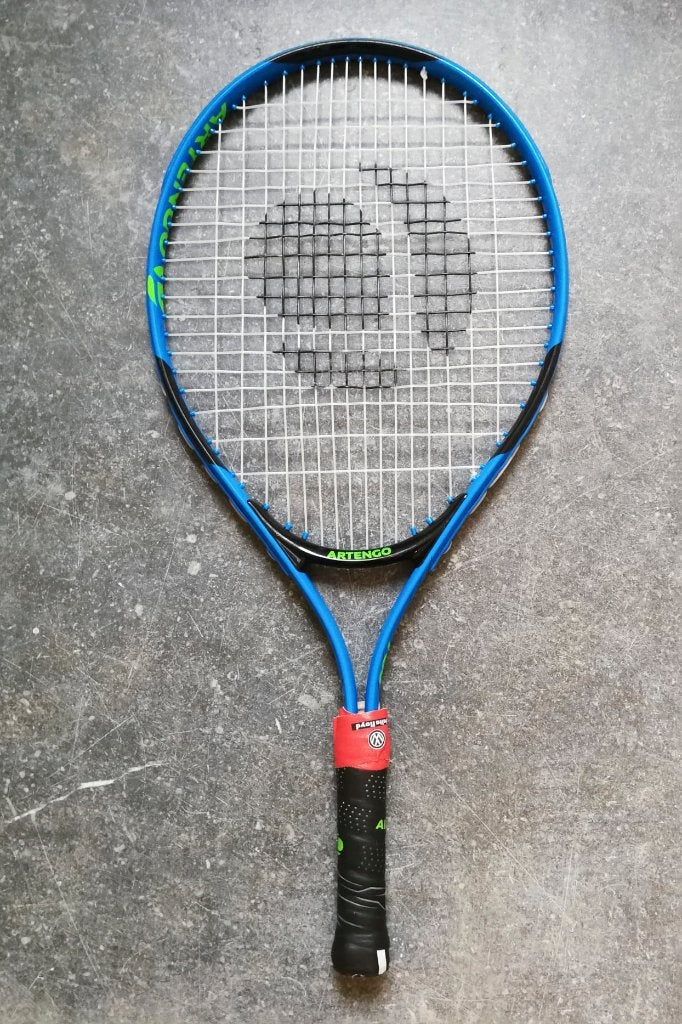 Tennisracket kinderenArtengo TR730 maat 23 + hoes, Sports & Fitness, Tennis, Enlèvement ou Envoi, Utilisé, Raquette