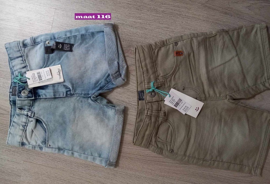 NIEUWE shorten M 116, Kinderen en Baby's, Kinderkleding | Maat 116, Ophalen of Verzenden, Nieuw, Jongen, Broek