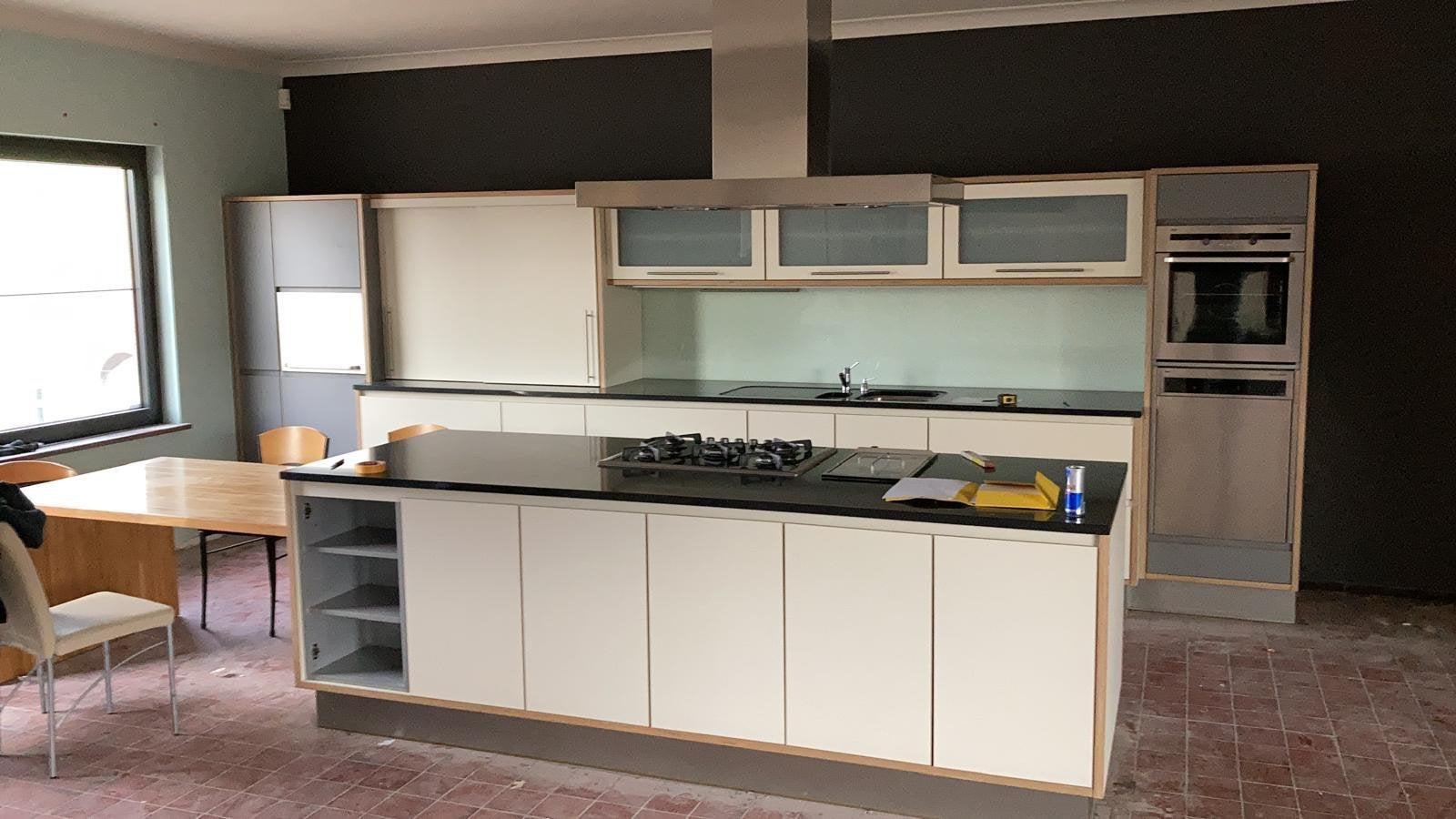 Keuken van Dovy, Ophalen, Zo goed als nieuw