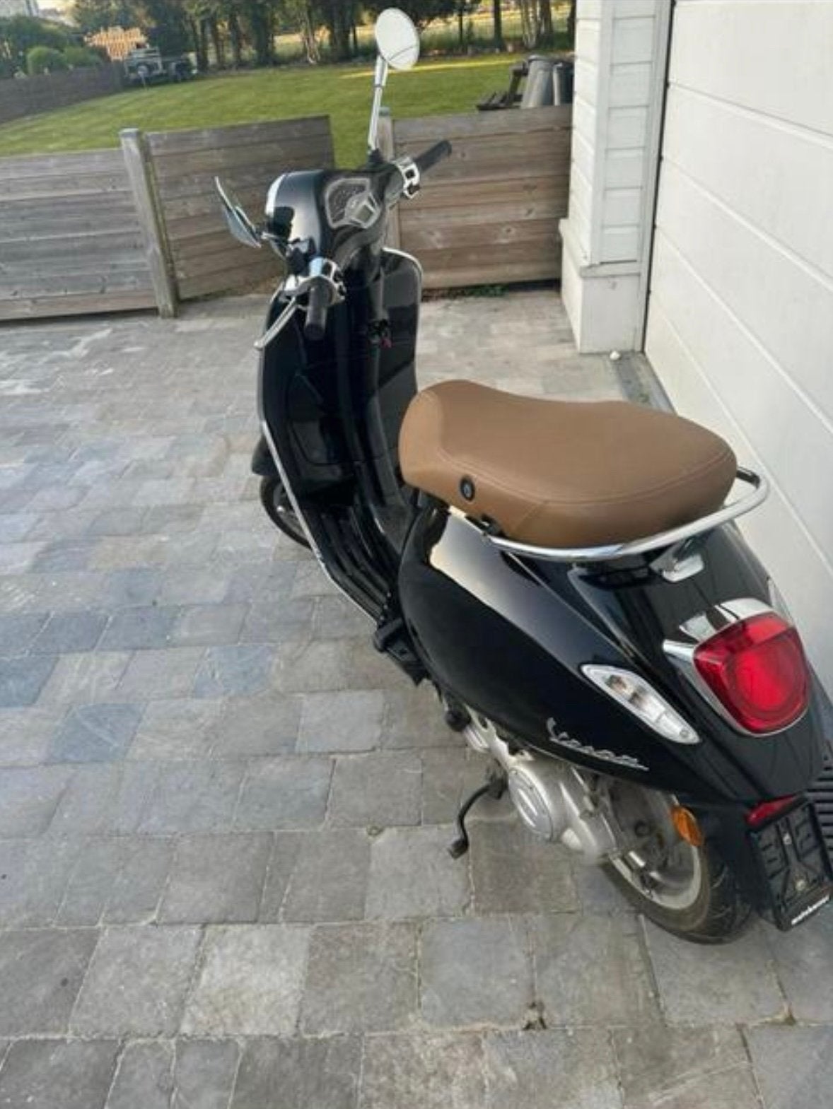 Vespa primavera 2022, Fietsen en Brommers, Ophalen, Zo goed als nieuw