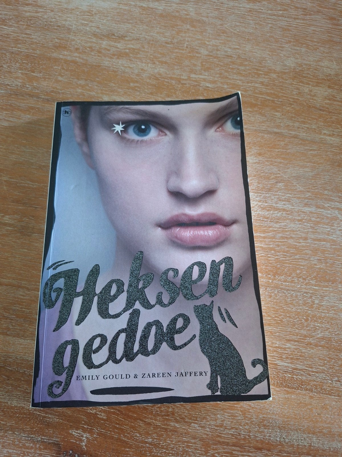 Boek Heksengedoe, Ophalen of Verzenden, Gelezen