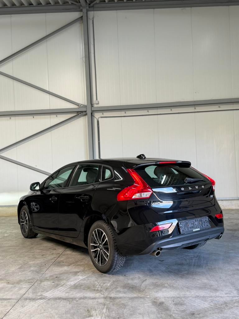 Volvo V40 2.0 D2 | LED | Navigatie | Airco | Euro 6 | 2019, Auto's, Zwart, Leder, Bedrijf, 5 deurs