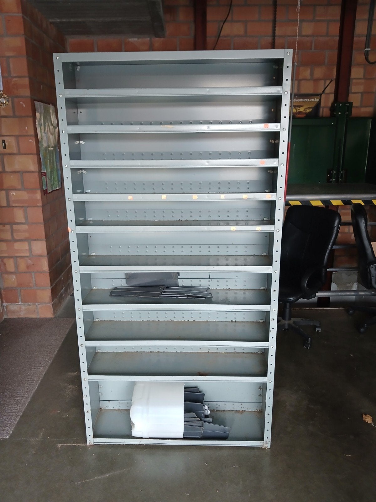 Metalen Magazijnrek / Legbordkast, 50 plastieken tussenschot, Dieren en Toebehoren, Ophalen