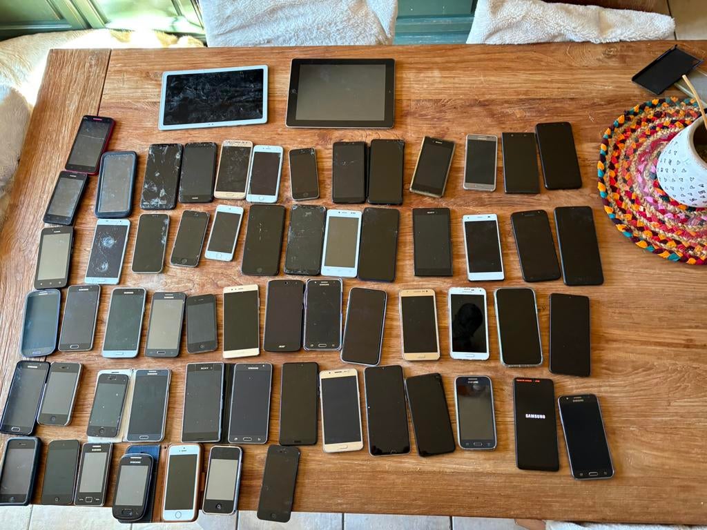 Lot téléphones, Enlèvement, Comme neuf