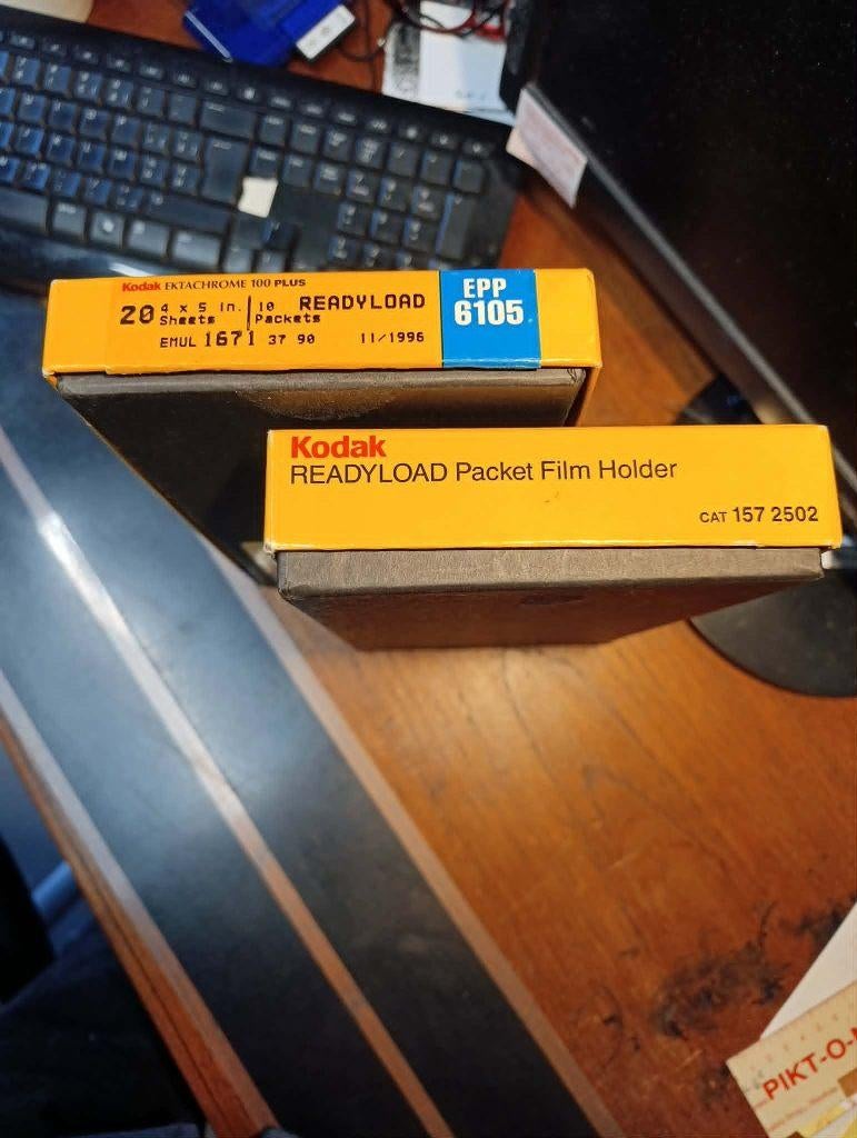 KODAK EKTACHROME 100 PLUS FILM + HOLDER, Audio, Tv en Foto, Ophalen of Verzenden