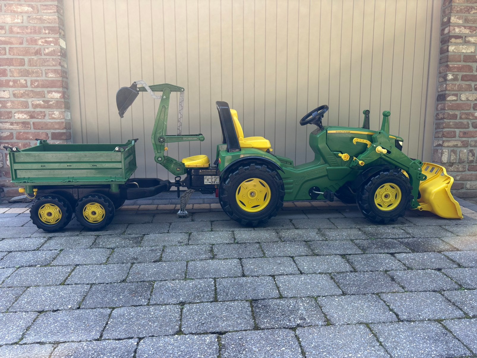Tractor John Deere met  voorlader en kraan en kipkar, Enlèvement ou Envoi, Comme neuf, Véhicule à pédales