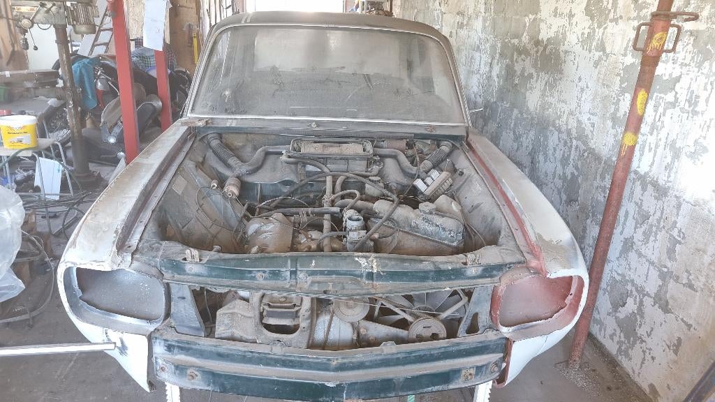 Audi 60 F103, Voorwielaandrijving, 4 cilinders, Handgeschakeld, 1500 cc