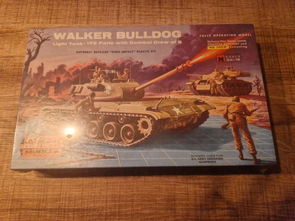 Renwal Blueprint Models 1/32 Walker Bulldog M-41 Light Tank, Neuf, Autres marques, Tank, Enlèvement ou Envoi