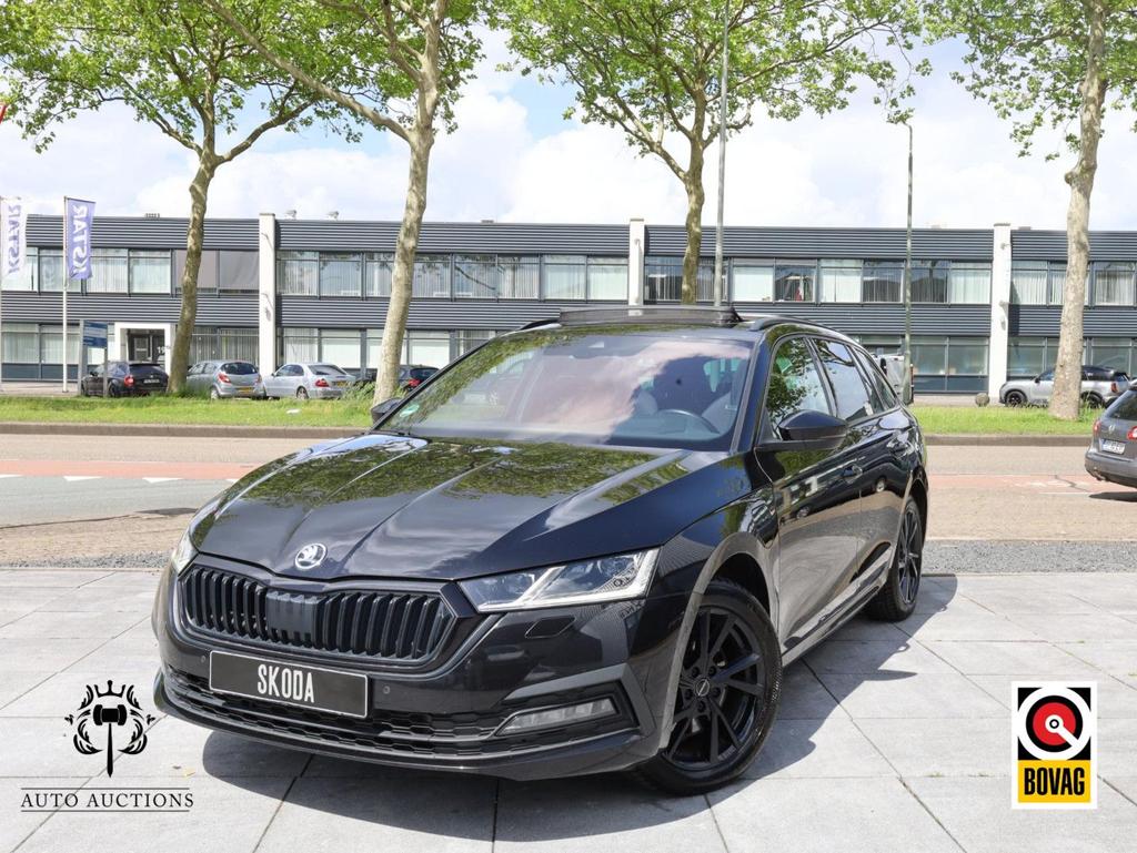 Skoda Octavia Combi 1.4 TSI iV PHEV 204PK | Panodak | Head-u, Auto's, Skoda, Automaat, Zwart, Break, Hybride Elektrisch/Benzine