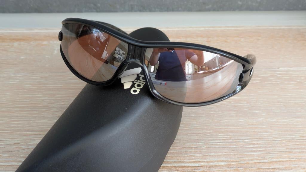 lunettes Adidas Little Evil, Autres marques, Enlèvement ou Envoi, Comme neuf, Lunettes de soleil