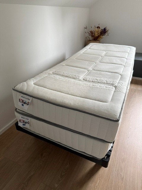 2 sommiers à lattes avec matelas Ergo Latex (80x200), Maison & Meubles, Matelas, Comme neuf, 200 cm, Enlèvement