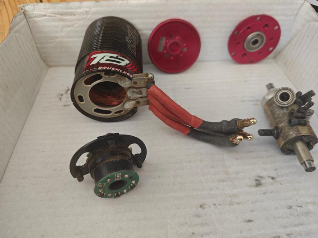 Moteur Tekin démonté et vendu pour pièces ou à réparer