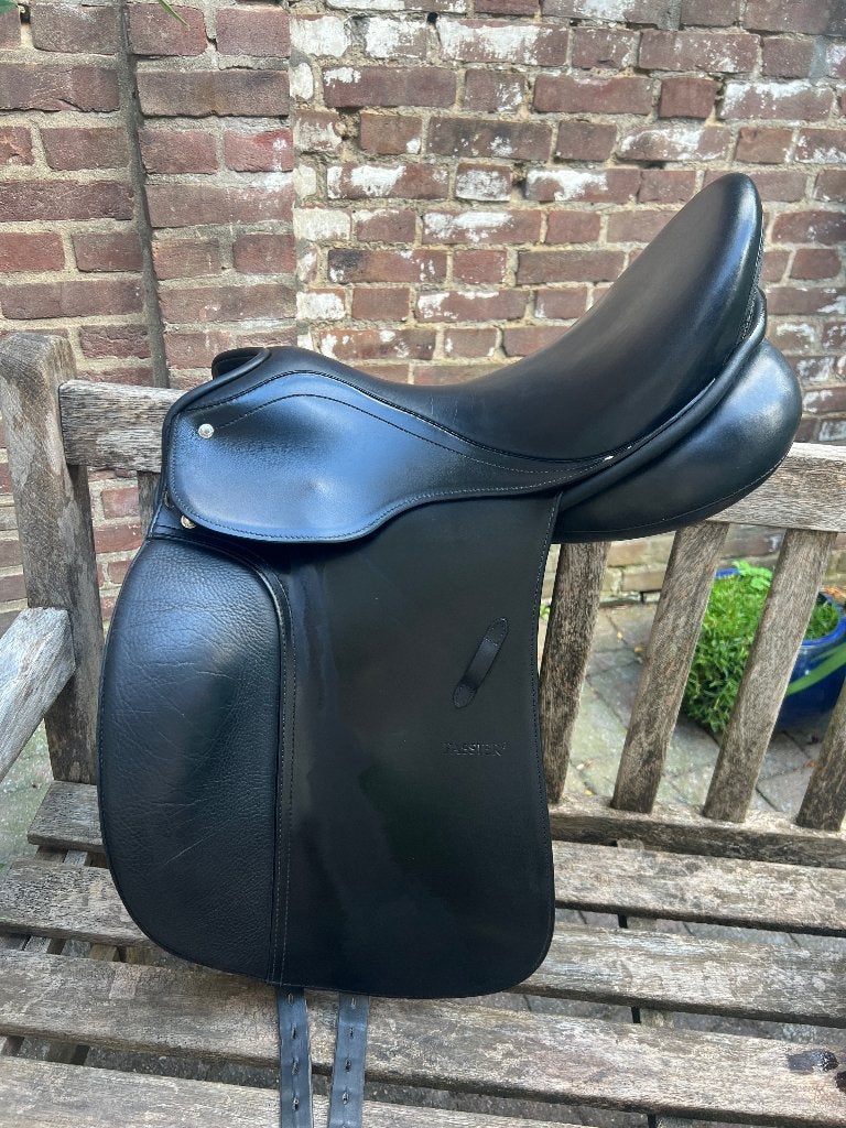 Passier compact comfort zadel, Dieren en Toebehoren, Ophalen, L (17.5 inch), Gebruikt, Passier