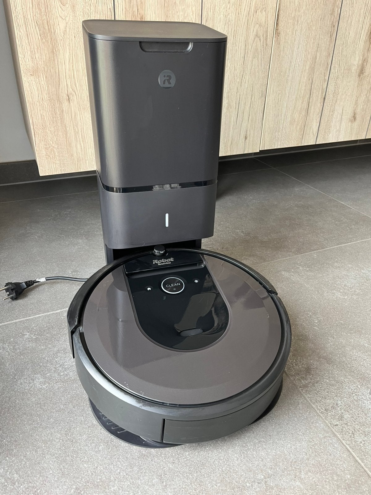 Robotstofzuiger iRobot Roomba i7+ zelfreinigend, Elektronische apparatuur, Stofzak, Gebruikt, IRobot, Ophalen of Verzenden