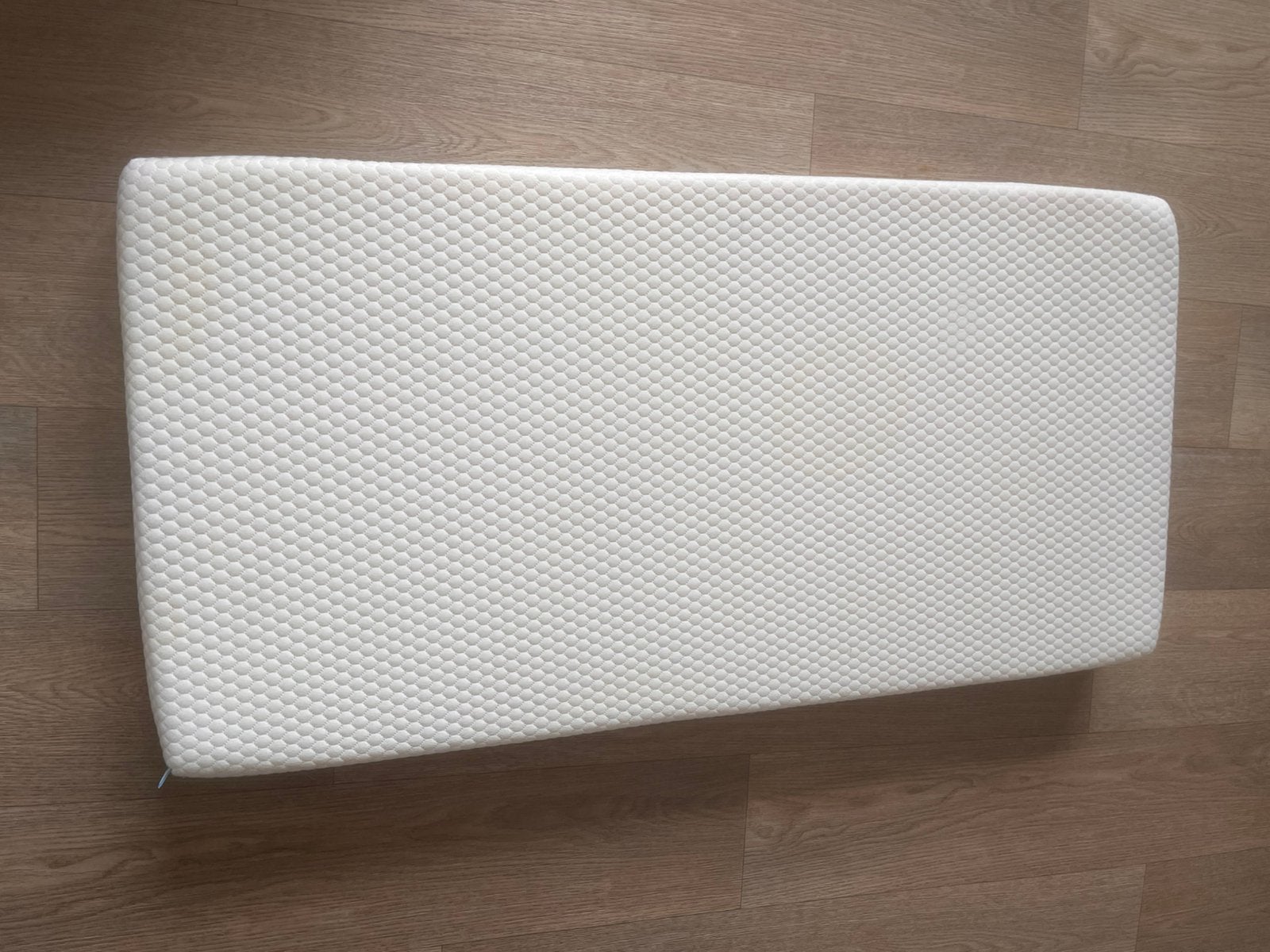 Aerosleep evolution matras + 2 hoezen (blauw en wit), Kinderen en Baby's, Babywiegjes en Ledikanten, Ophalen, Gebruikt
