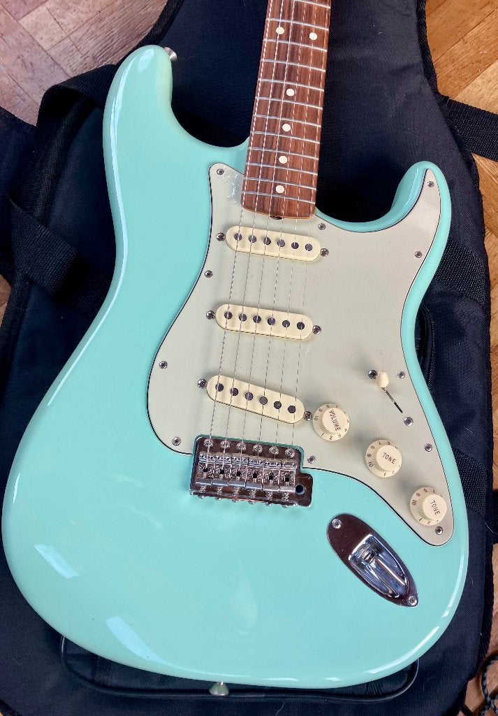 Fender Stratocaster 60 Vintera, Ophalen, Zo goed als nieuw, Solid body, Fender