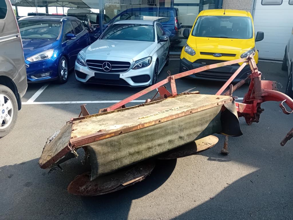 Cirkelmaaier voor achteraan tractor, Ophalen