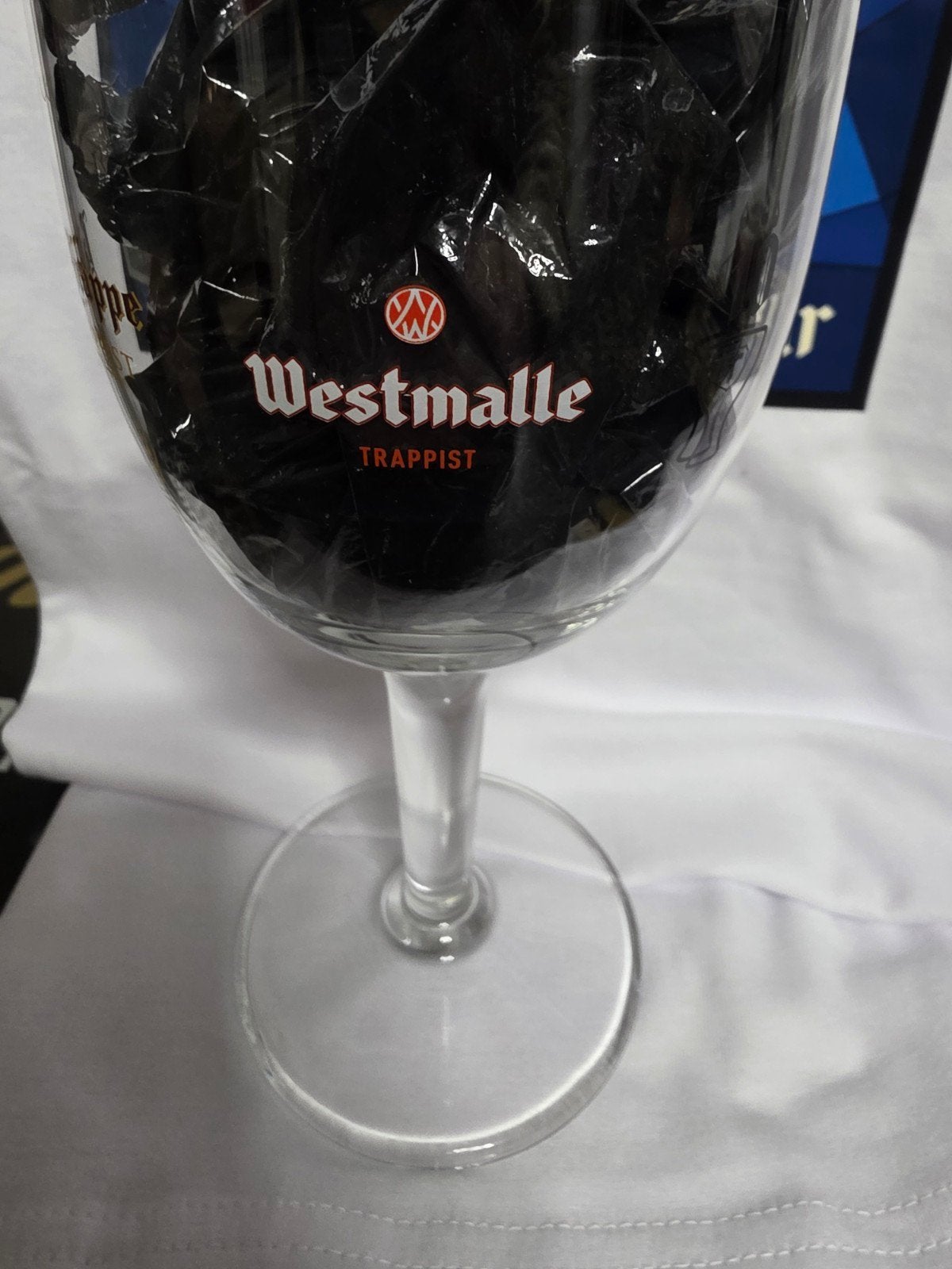 superbe calice édité a l occasion du 10e anniversaire du Bar, Enlèvement ou Envoi, Comme neuf, Verre ou Verres, Autres marques