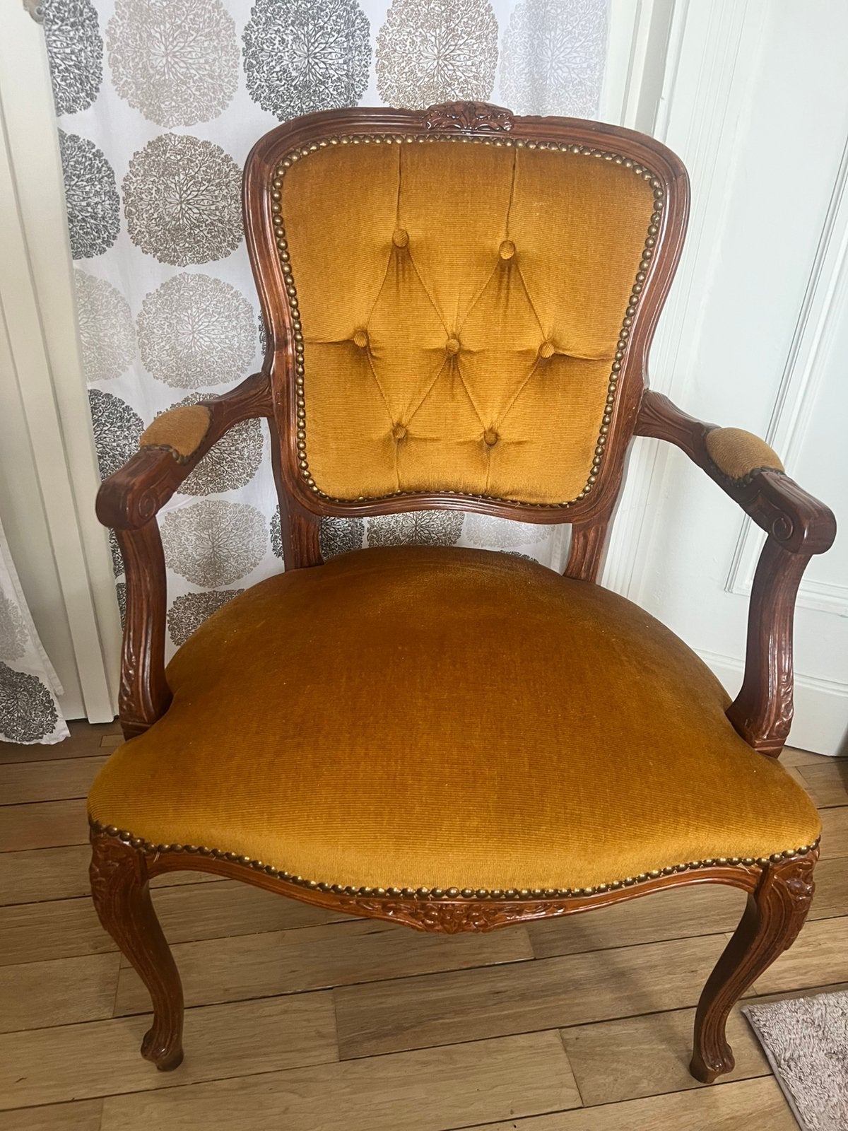 Fauteuil in oude barokstijl, Ophalen