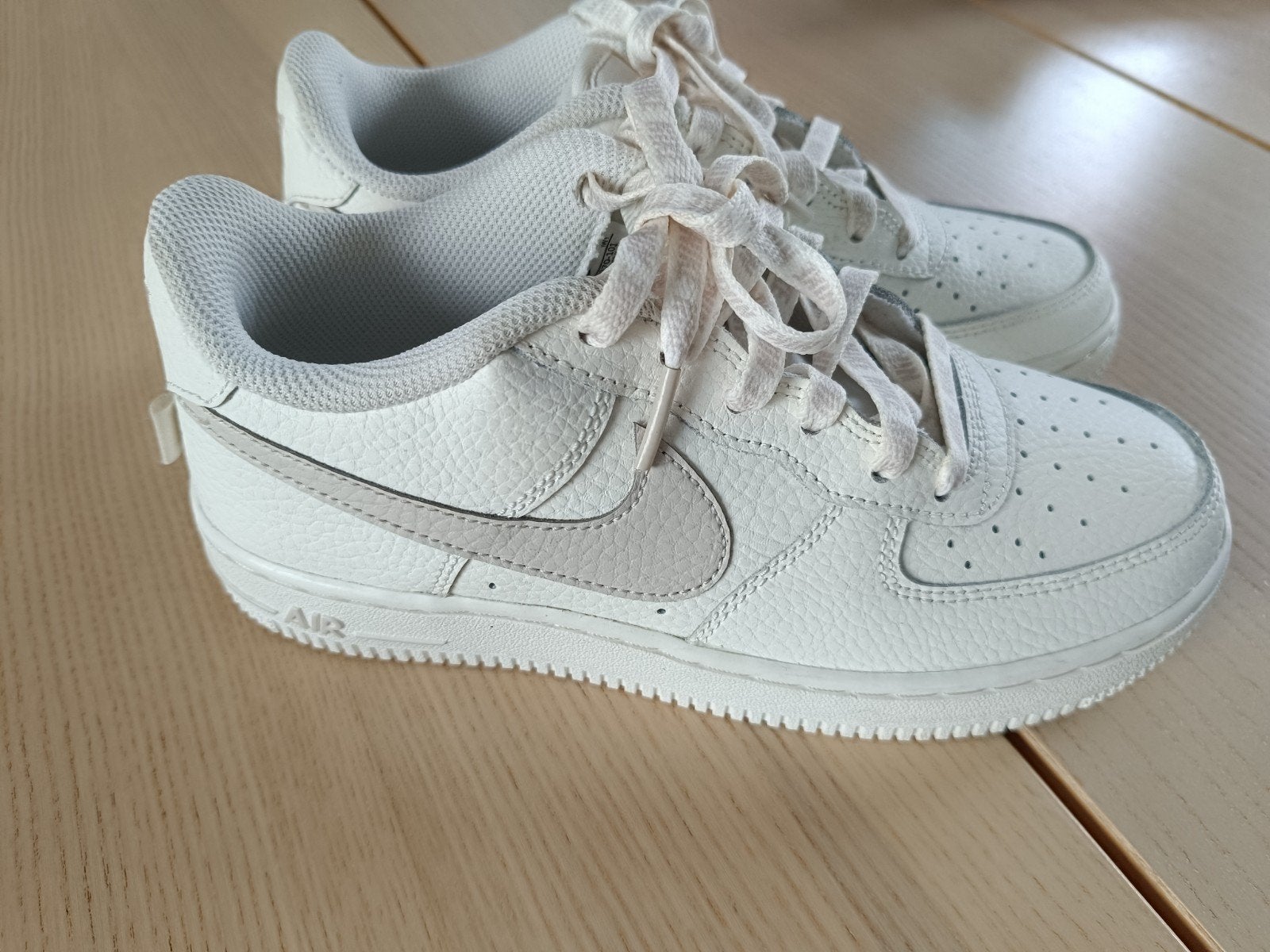 Nike air force 1maat 36,5l, Sports & Fitness, Enlèvement, Neuf, Nike