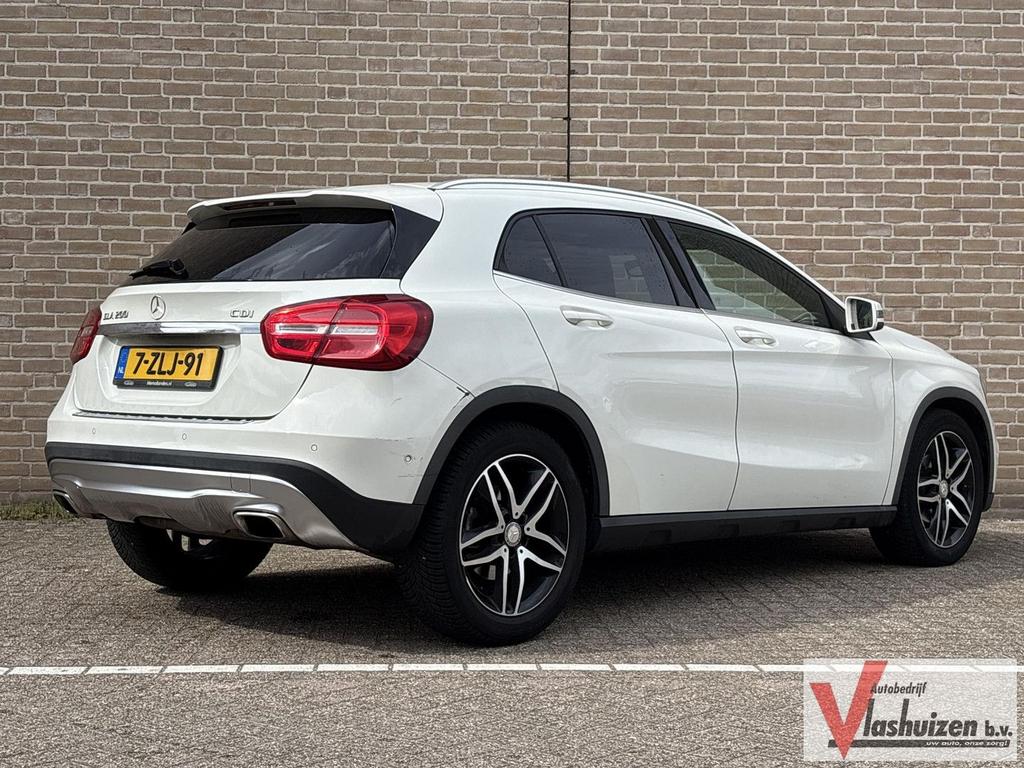 Mercedes-Benz GLA 220 CDI Ambition Automaat | Leder | Navi |, Auto's, Automaat, Wit, Bedrijf, Diesel