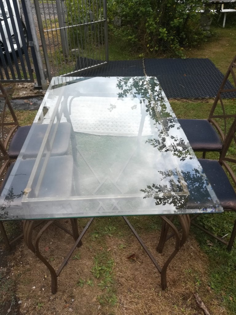 Un bel ensemble contenant une table + 4 chaises, Jardin & Terrasse, Enlèvement, Utilisé, Autres matériaux