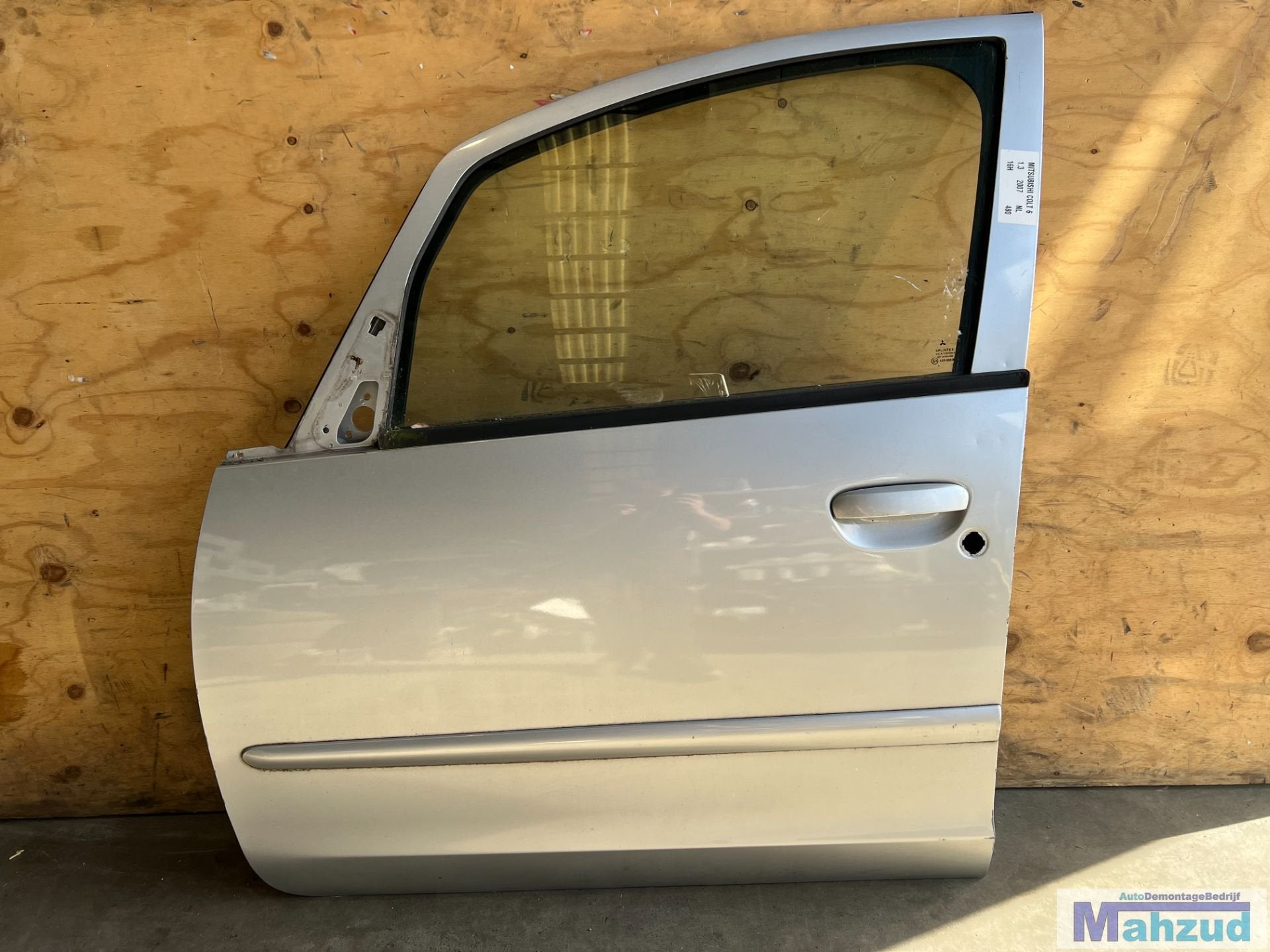 Mitsubishi colt 6 grijs 16H links voor deur 2004-2014, Info@mitsubishi-motors.com, Gebruikt, Deur, Voor