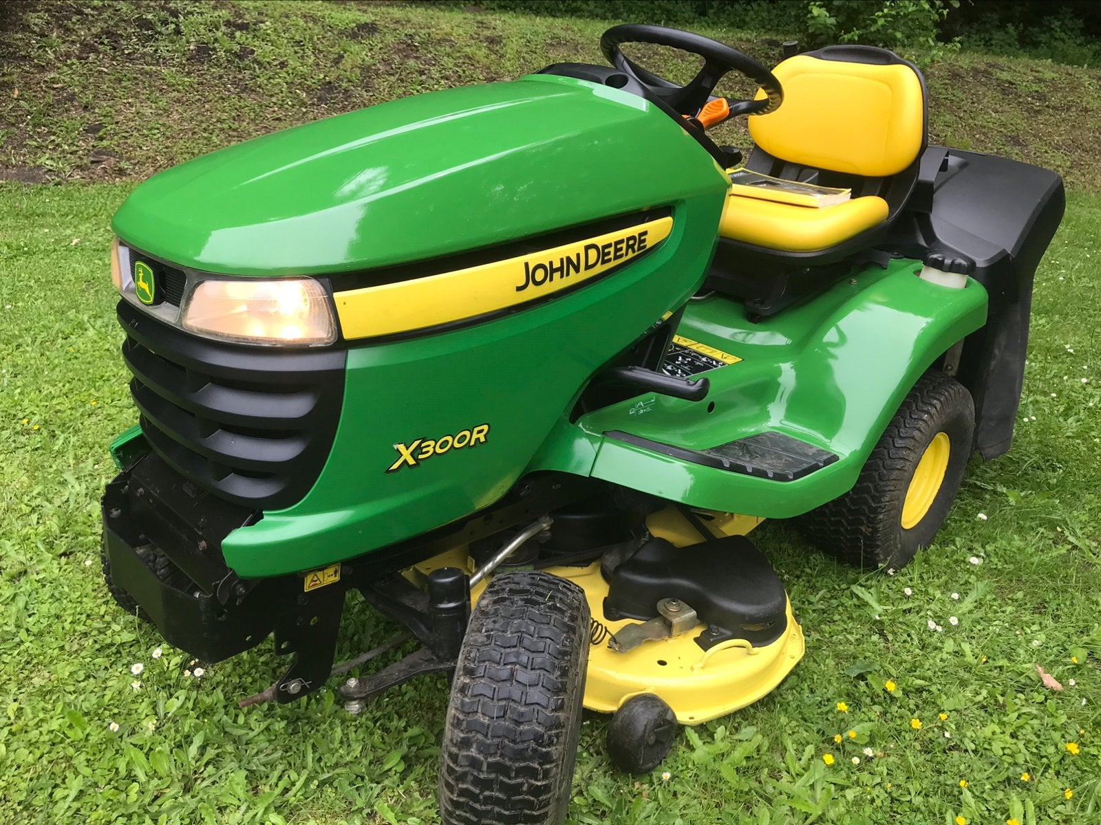 John deere X300R