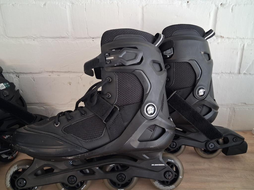 Inline skates maat 45, zo goed als nieuw met bescherming, Ophalen, Bescherming