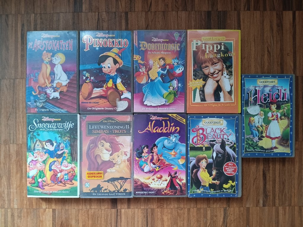 Set video's Disney, Enlèvement ou Envoi, Comme neuf, Néerlandais, Dessin animé