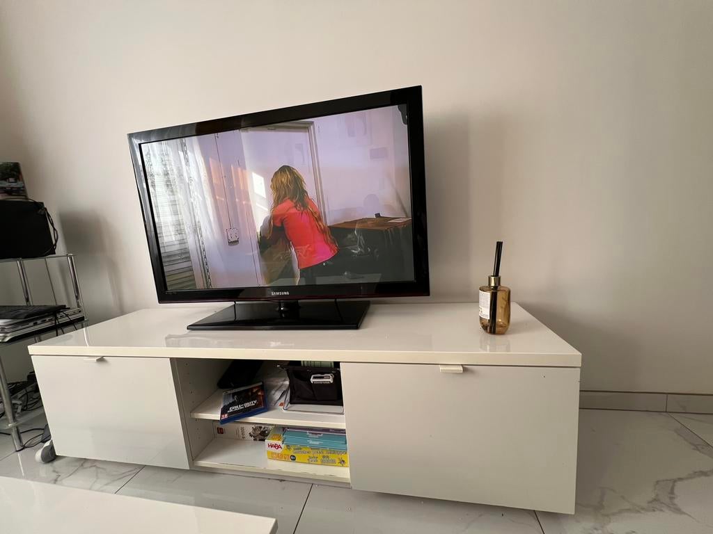 Table tv ikea, Enlèvement, Comme neuf