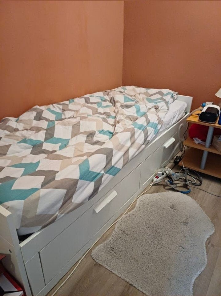 Lit Ikea BRIMNES + tiroirs et 2 matelas avec housses lavable, Enlèvement