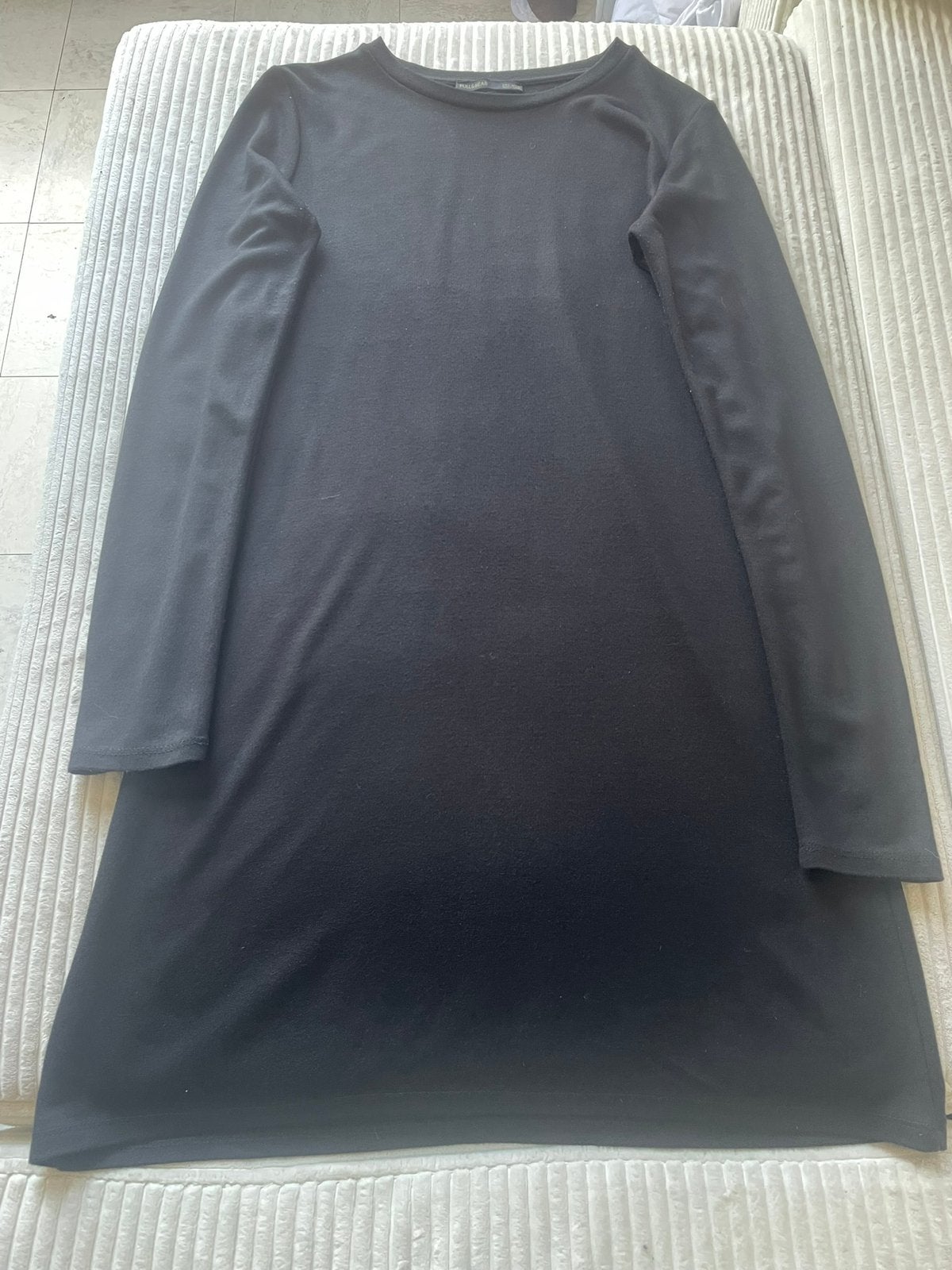 Robe Pull&Bear noir à manches longues, Enlèvement ou Envoi, Comme neuf, Noir, Au-dessus du genou