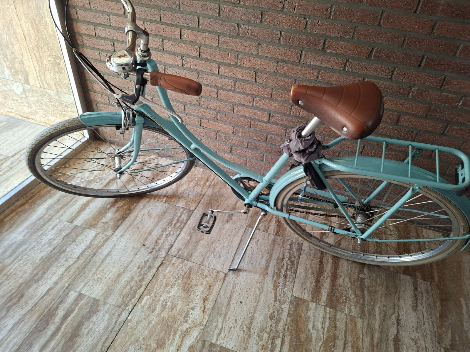 damesfiets groen met slot, Ophalen