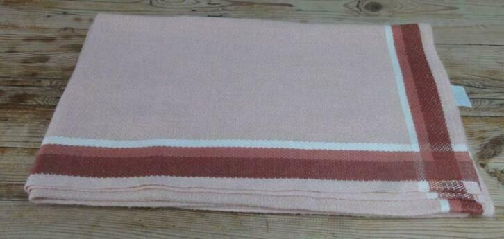 2 Vintage rozen tafelkleden ook te gebruiken als dekentjes, Huis en Inrichting, Keuken | Textiel, Gebruikt, -, -, Tafelkleed of Tafelzeil