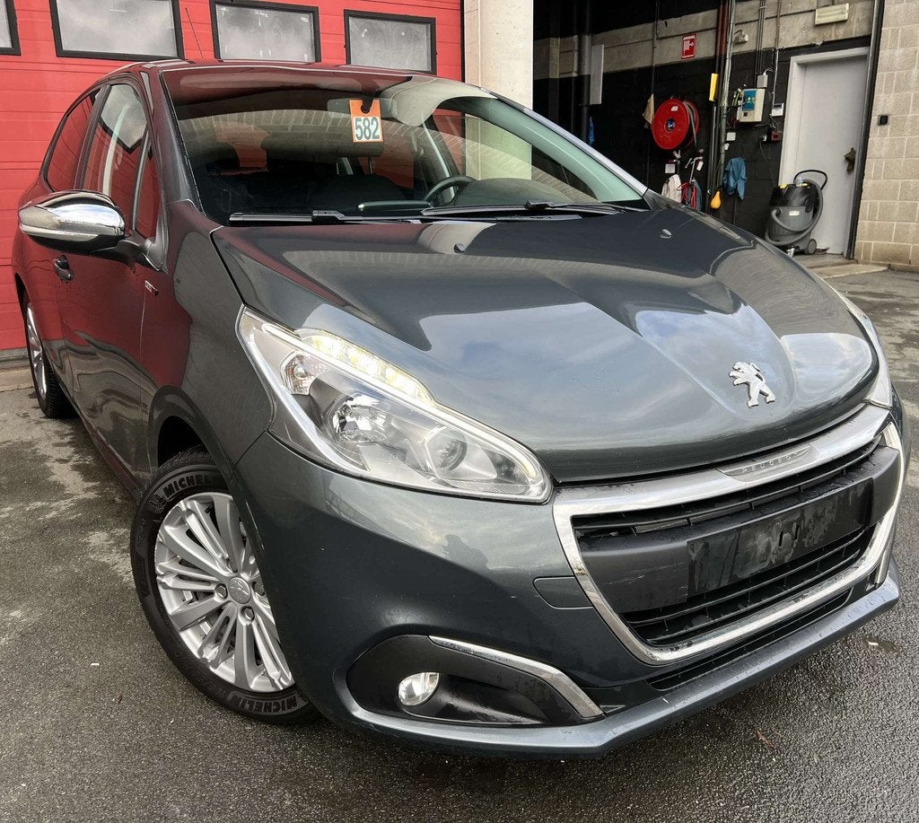 Peugeot 208 1.2i PureTech Style + CLIM + NAVI, Argent ou Gris, Achat, Euro 6, Entreprise