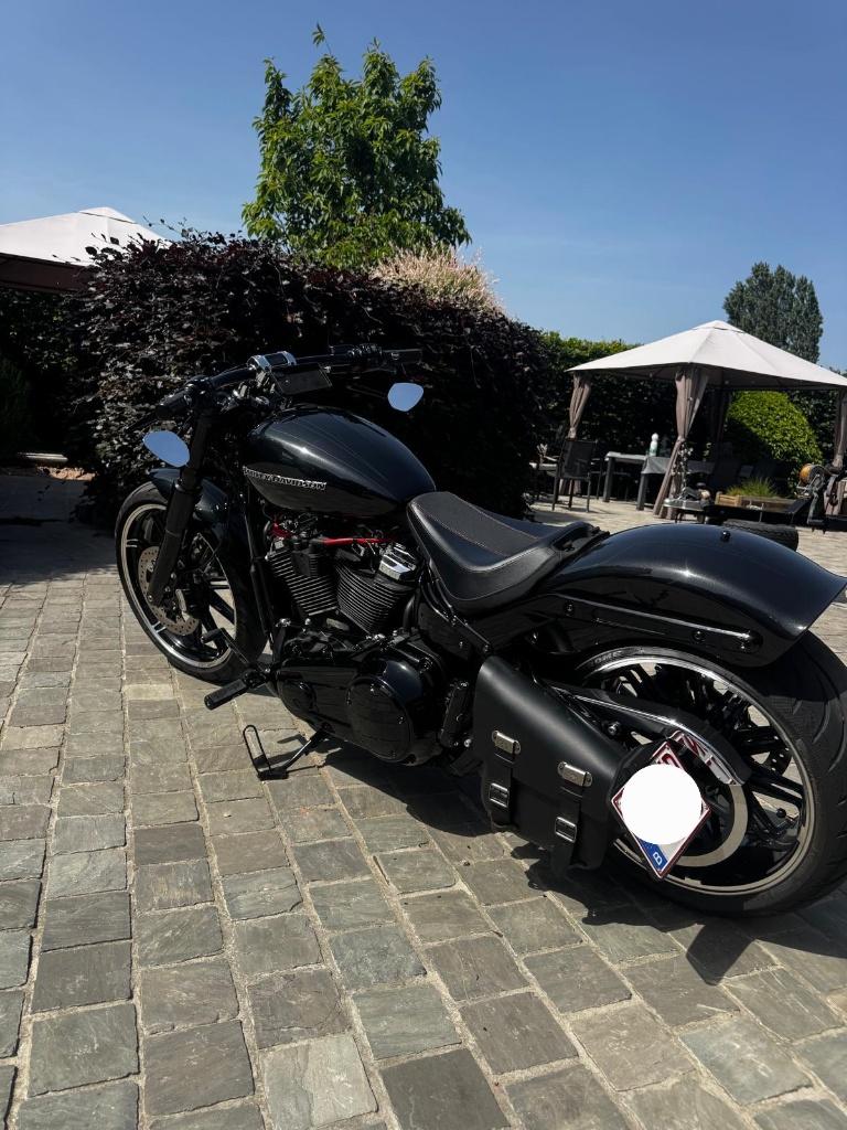 Moto Harley Davidson Breakout 103, Entreprise, Occasion, Plus de 35 kW, Chopper