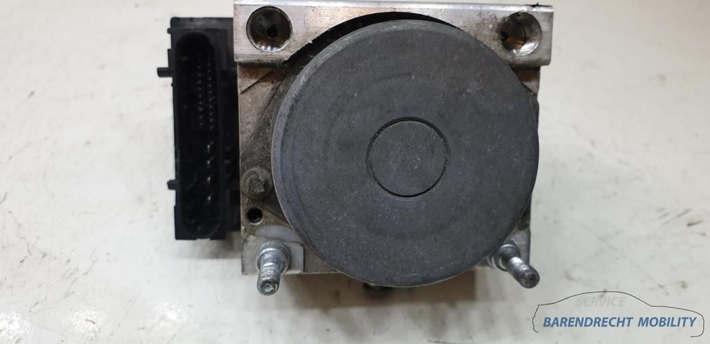 Pompe ABS Opel Corsa D AQ 13236012 tat d'origine soign utili, Opel Automobile GmbH, Opel, Bahnhofsplatz 1
65423  Russelsheim am Main, DE