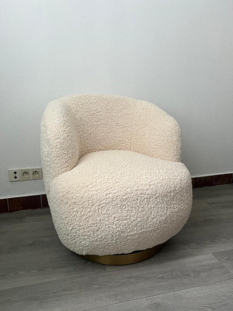 Draaibare fauteuil met vier, Ophalen, Fourrure, Minder dan 75 cm, Zo goed als nieuw