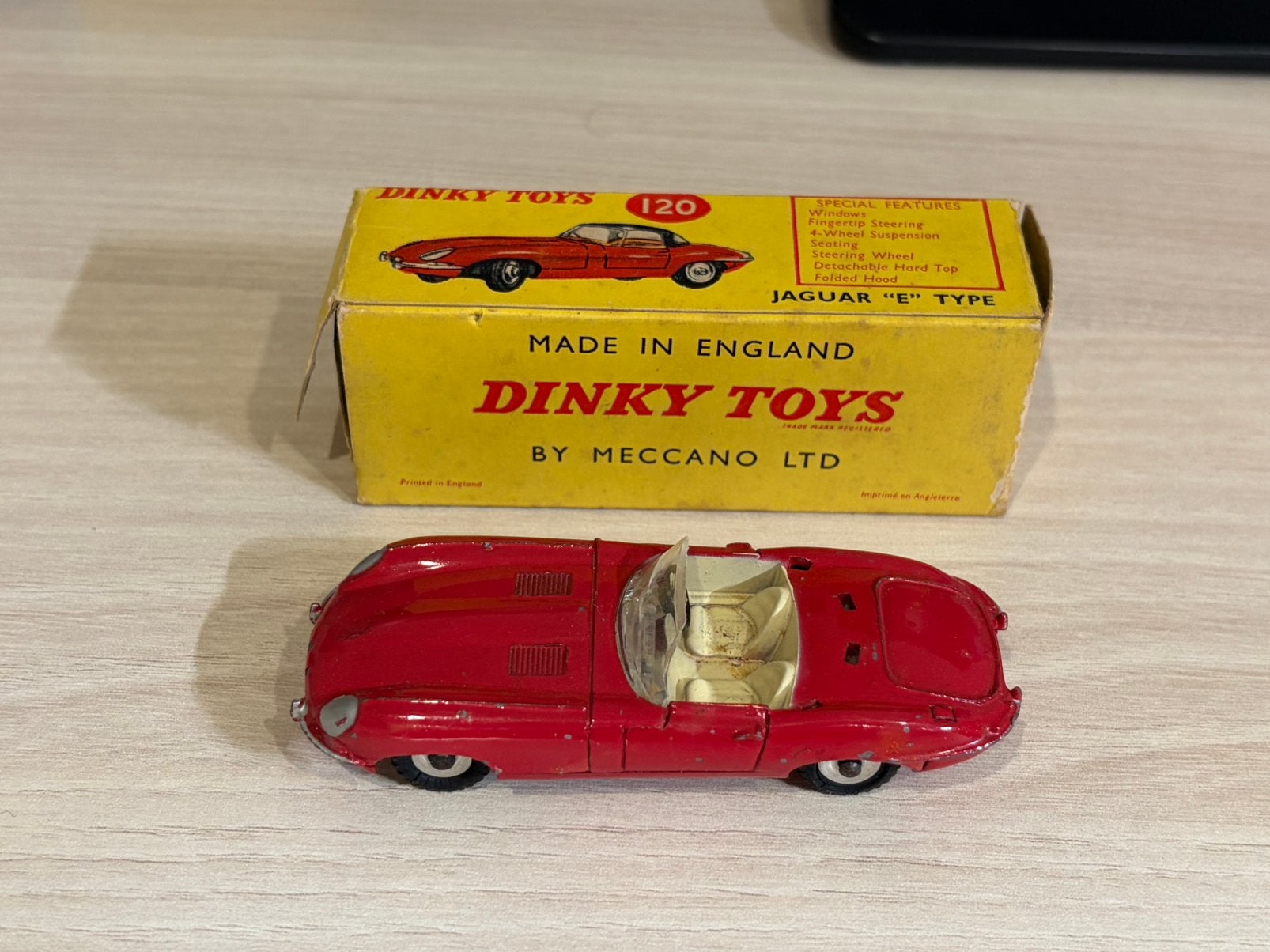 Dinky Jaguar E-Type 120 avec boîte - années 60, Enlèvement ou Envoi, Utilisé, Voiture, Dinky Toys