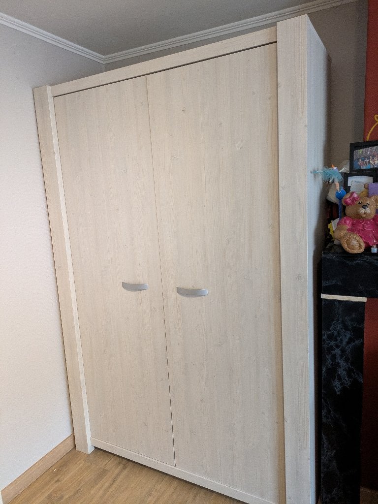 Kamer met bed (incl lat.bodem & matras), nachtkastje en kast, Kinderen en Baby's, Ophalen, Zo goed als nieuw, Jongetje of Meisje
