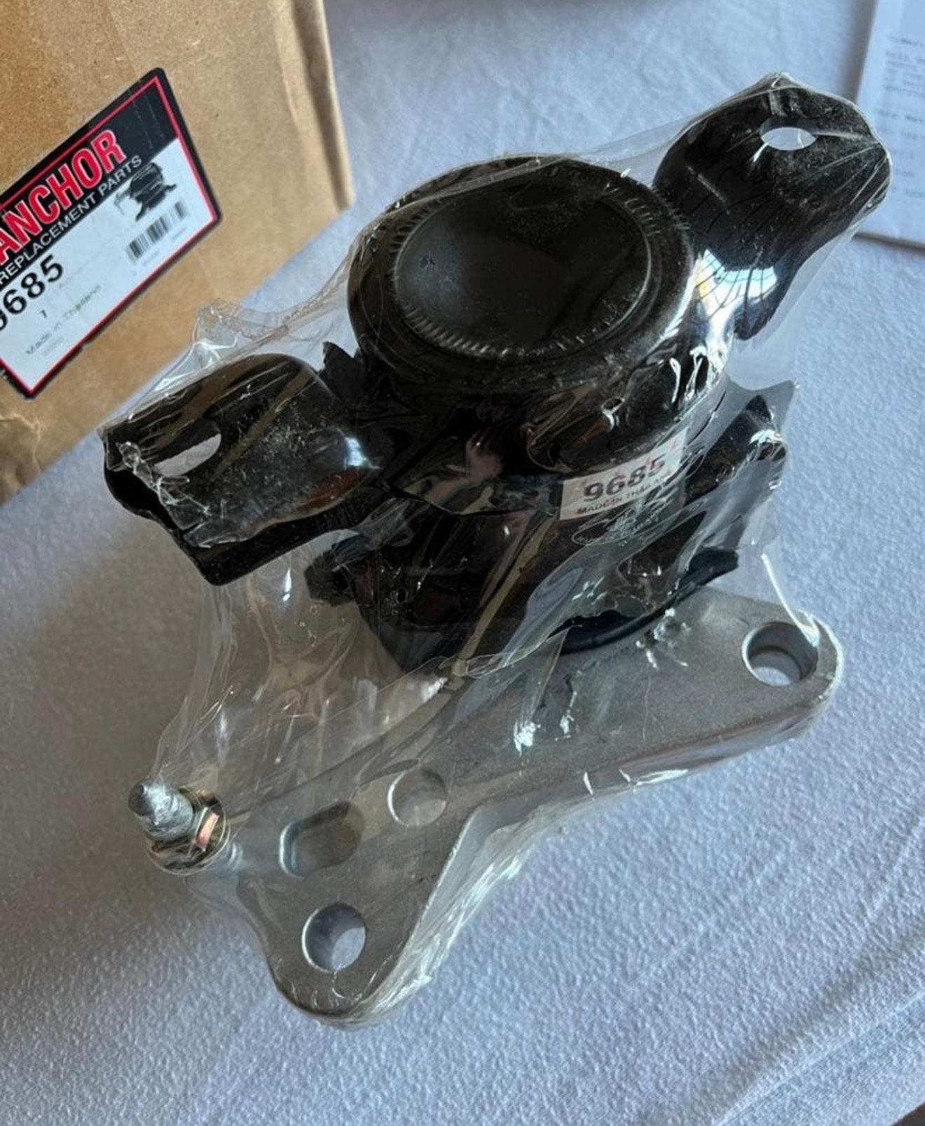 Ancrage droit support moteur 9685 Toyota RAV4 3.5L-V6 06-12, Enlèvement ou Envoi, Neuf, Toyota