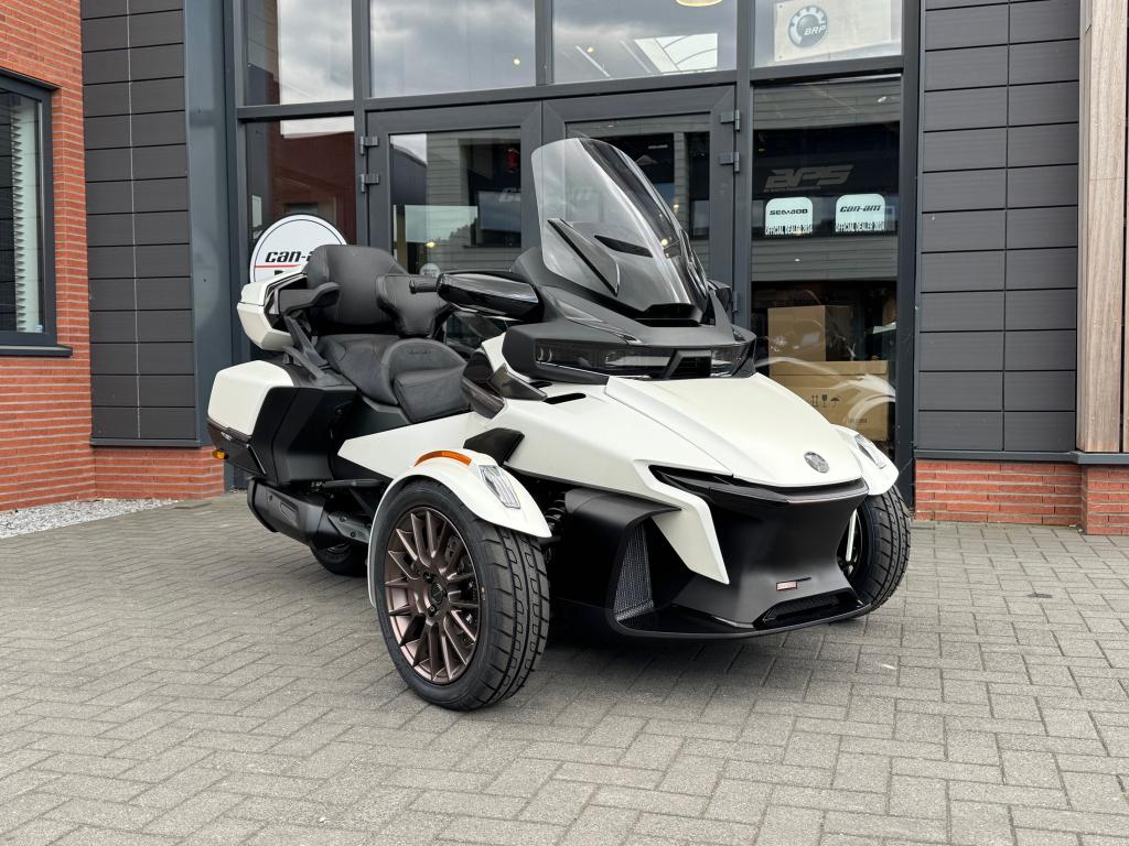 SALE! Can Am Spyder RT Sea 2 Sky Model 25 - Vegas White, Motoren, Quads en Trikes